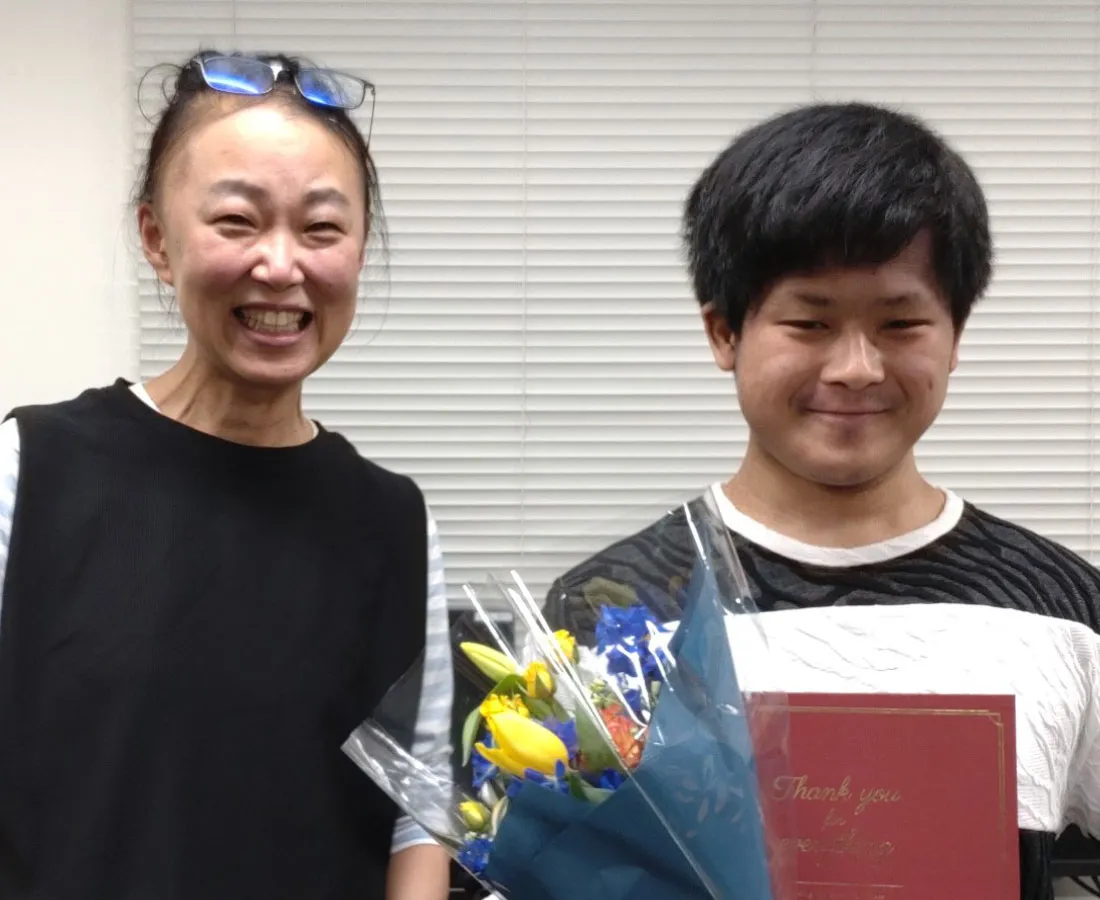 北村恭平さんとCRAワークサポートセンターのスタッフ