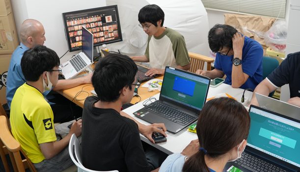 ラウンジを使ってオンライン併用のハイブリッド茶話会！？