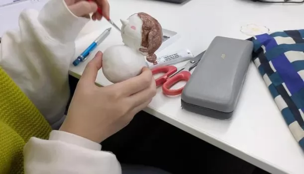 クリスマスツリーコンテストに向けて、飾りづくりが進行中！