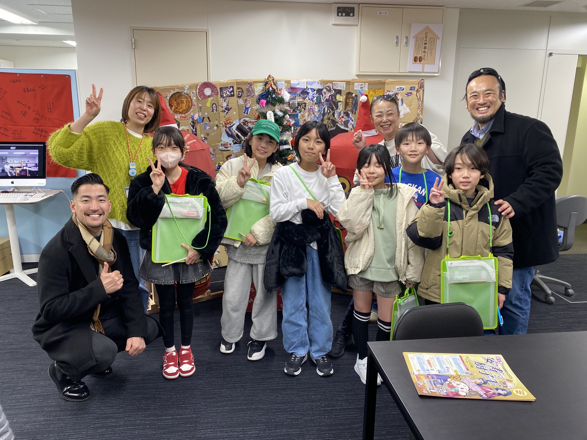 AIC国際学院の4年生が見学・インタビューに来てくれました！